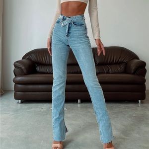 High rise cross belt jeans